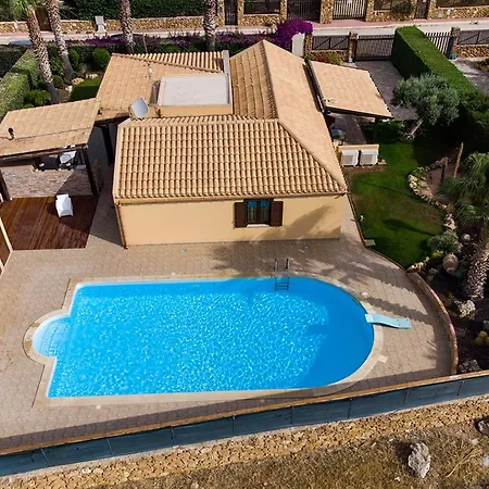 Anna Maria Villa
